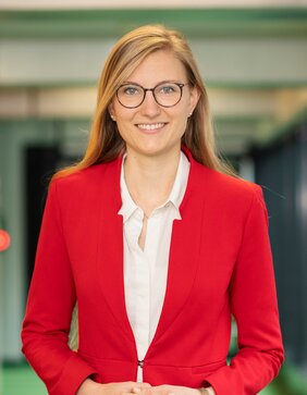 Portrait Carolin Victoria Schneider