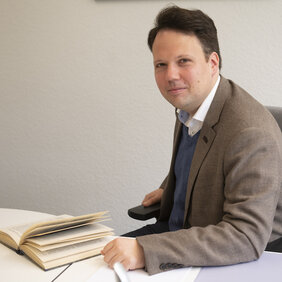 Porträtfoto Prof. Dr. Michael Seewald 