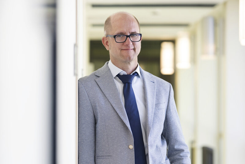 Porträtfoto Prof. Dr. Hendrik Hakenes